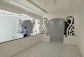 Appartement de trois pièces avec trois salons